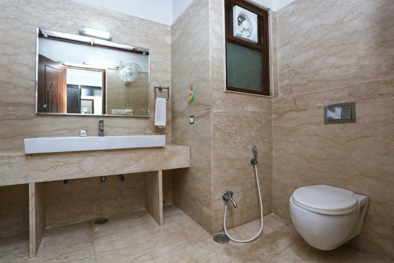 فندق Oyo 13564 Near Prem Mandir ماثورا المظهر الخارجي الصورة